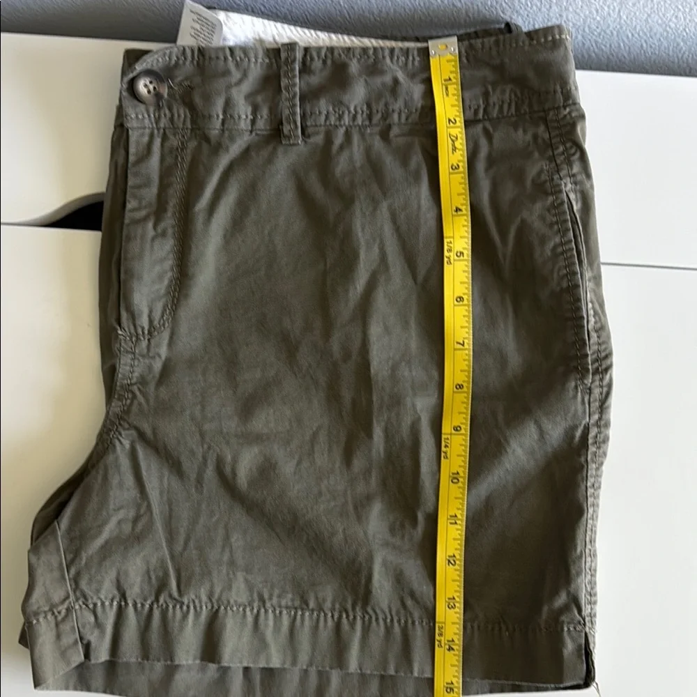 Old Navy Mid-Rise Cotton shorts, Sz 16